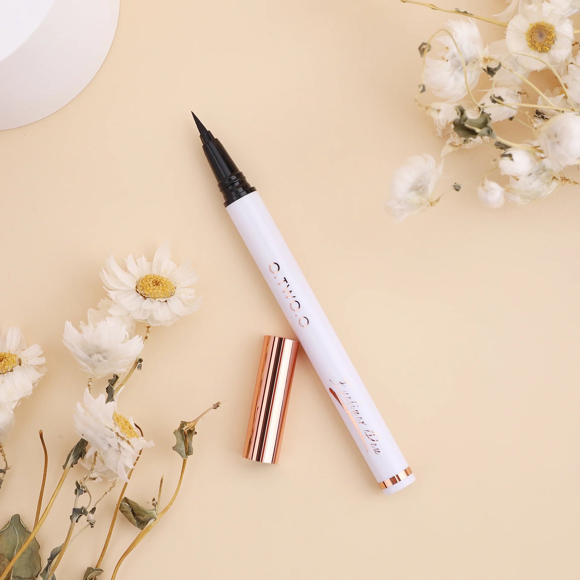 O.TWO.O DELICATE WATERPROOF EYELINER